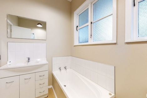 Photo of property in 30 Karamu Street, Ngaio, Wellington, 6035