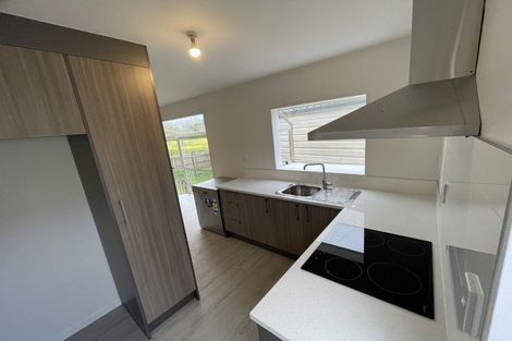 Photo of property in 21 Chilcott Road, Henderson, Auckland, 0612