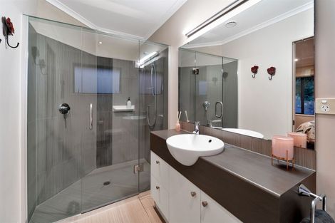 Photo of property in 28 Hawaiian Parade, Arkles Bay, Whangaparaoa, 0932