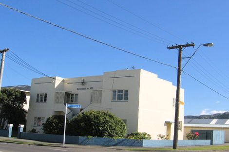 Photo of property in 4/137-139 Cuba Street, Petone, Lower Hutt, 5012