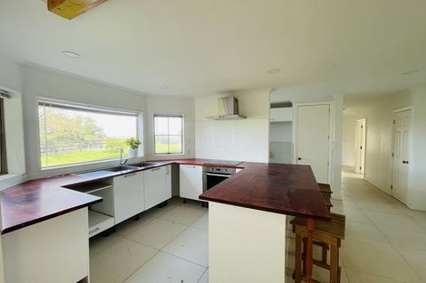 Photo of property in 11 Bream Revel Way, Karaka, Papakura, 2580