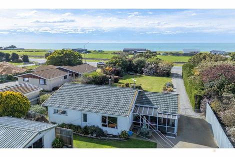 Photo of property in 14 Waimate Highway, Saint Andrews, 7988