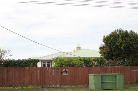 Photo of property in 129 Seaview Road, Westown, New Plymouth, 4310