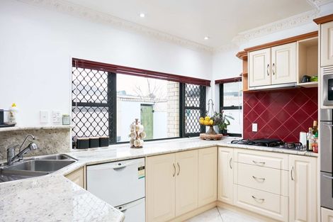 Photo of property in 5 Coulston Place, Riverdale, Gisborne, 4010