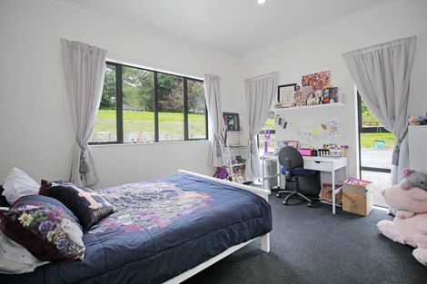 Photo of property in 12 Judge Richardson Drive, Opaheke, Papakura, 2584