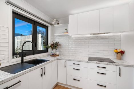 Photo of property in 10 Birman Place, Cannons Creek, Porirua, 5024