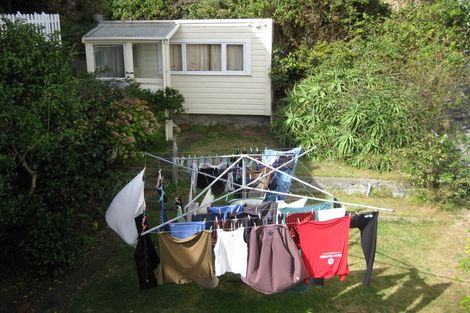 Photo of property in 80 Oriental Parade, Oriental Bay, Wellington, 6011