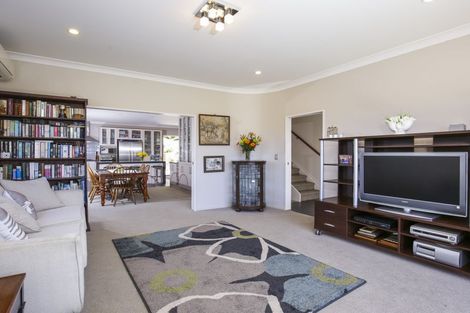 Photo of property in 14 Midhurst Avenue, Henderson, Auckland, 0612