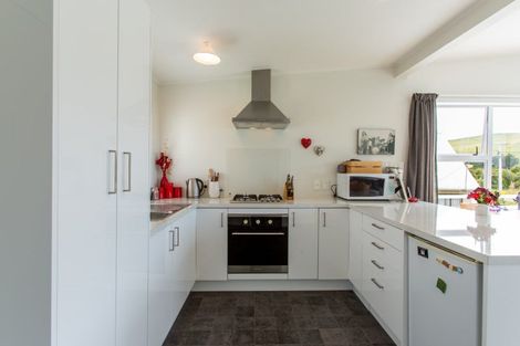 Photo of property in 30 Seaview Road, Herbertville, Dannevirke, 4970