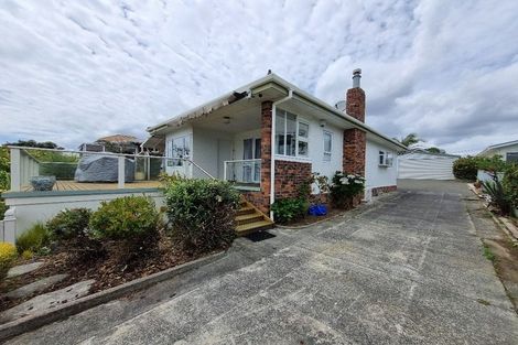 Photo of property in 49 Kiwi Esplanade, Mangere Bridge, Auckland, 2022