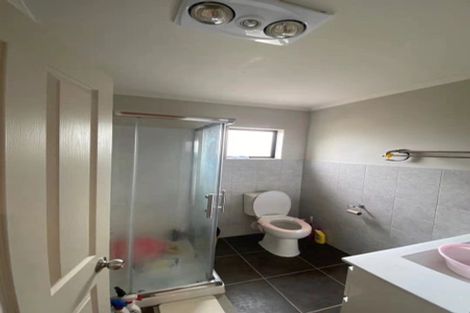 Photo of property in 5a Orchid Place, Te Atatu South, Auckland, 0610