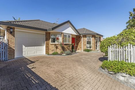 Photo of property in 11 Angel Way, Stanmore Bay, Whangaparaoa, 0932
