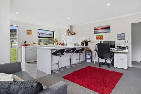 Photo of property in 8 Antrim Glade, Welcome Bay, Tauranga, 3175