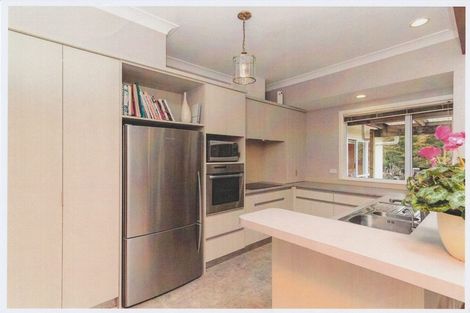 Photo of property in 8 Mahoe Street, Strandon, New Plymouth, 4312