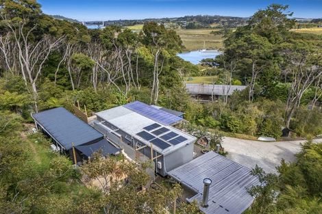 Photo of property in 12 Chenery Road, Red Beach, 0932