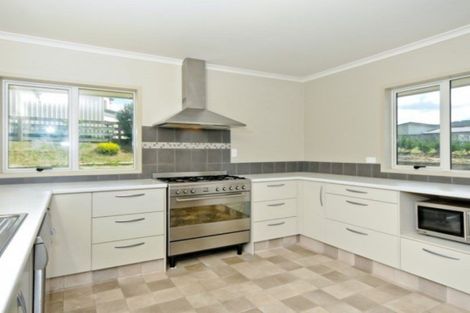 Photo of property in 116 Farnborough Drive, Grandview Heights, Hamilton, 3200