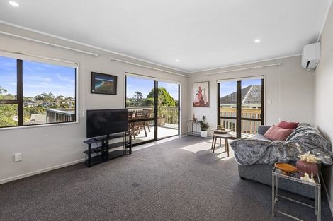 Photo of property in 133a Vodanovich Road, Te Atatu South, Auckland, 0610