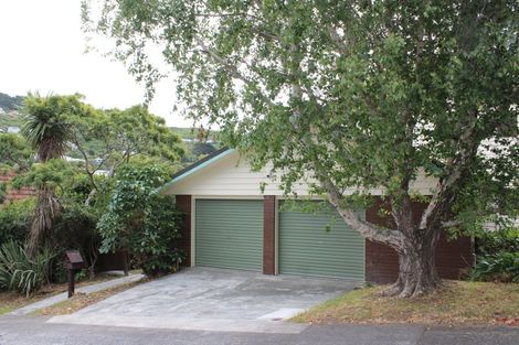 Photo of property in 5 Thatcher Crescent, Crofton Downs, Wellington, 6035