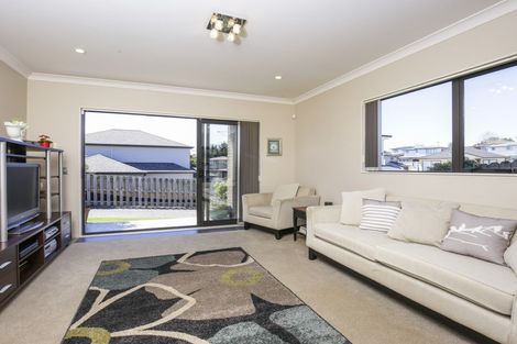 Photo of property in 14 Midhurst Avenue, Henderson, Auckland, 0612
