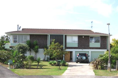 Photo of property in 23 Tanoa Place, Glendene, Auckland, 0602