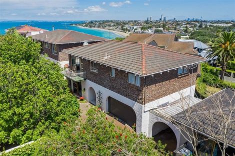 Photo of property in 2/23 Beach Road, Castor Bay, Auckland, 0620