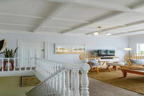 Photo of property in 42 Waterview Road, Stanley Point, Auckland, 0624