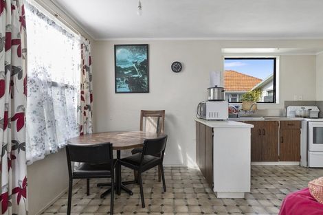 Photo of property in 11a Hockin Place, Fairfield, Hamilton, 3214