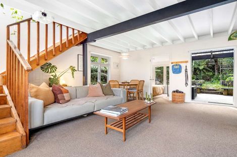 Photo of property in 33 Tainui Road, Titirangi, Auckland, 0604