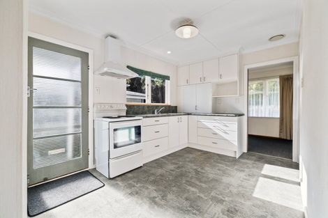 Photo of property in 75 Pahiatua Street, Hokowhitu, Palmerston North, 4410