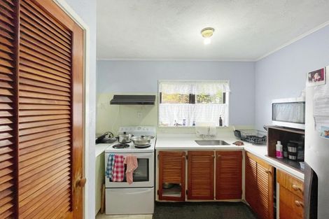 Photo of property in 37 Borich Road, Sunnyvale, Auckland, 0612