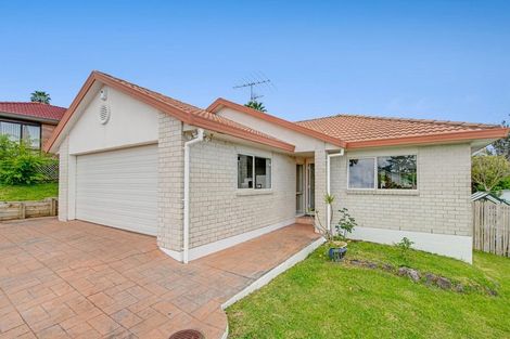 Photo of property in 11 Bluebird Crescent, Unsworth Heights, Auckland, 0632