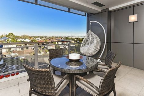 Photo of property in Maison Apartments, 308/16 Huron Street, Takapuna, Auckland, 0622