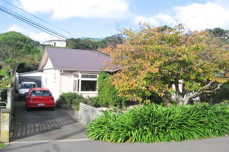 Photo of property in 17 Petherick Crescent, Johnsonville, Wellington, 6037