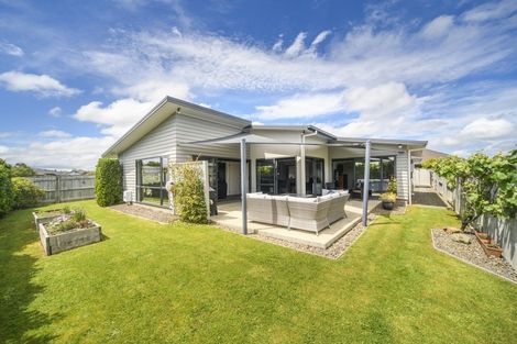 Photo of property in 48 Rosalie Terrace, Kelvin Grove, Palmerston North, 4414