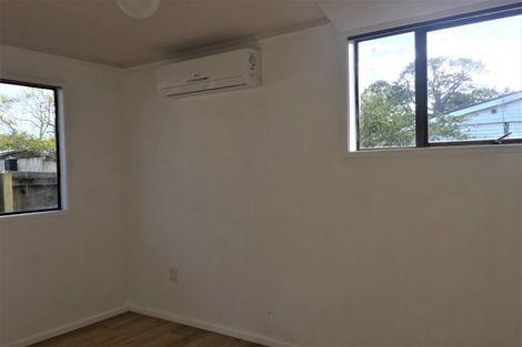 Photo of property in 213 Portage Road, Green Bay, Auckland, 0604