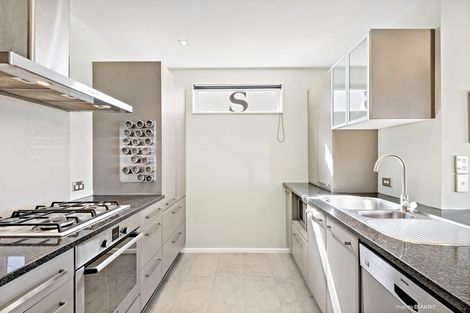 Photo of property in 394 The Esplanade, Island Bay, Wellington, 6023