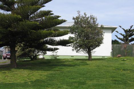 Photo of property in 8 Waitote Street, Castlecliff, Whanganui, 4501