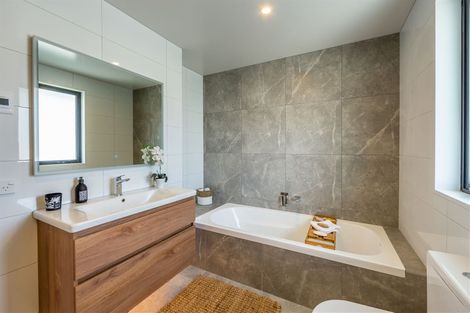 Photo of property in 2 Henridge Place, Avonhead, Christchurch, 8042