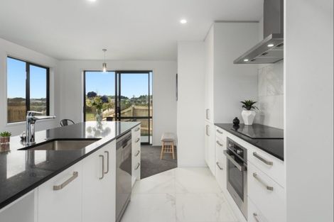 Photo of property in 19 Foley Grove, Pyes Pa, Tauranga, 3110