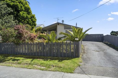 Photo of property in 5 Walton Road, Paraparaumu Beach, Paraparaumu, 5032