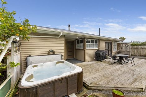 Photo of property in 8 Hulke Street, Foxton, 4814
