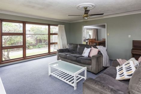 Photo of property in 30 Tenby Place, Avondale, Christchurch, 8061