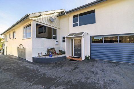 Photo of property in 8 Barrett Street, Westown, New Plymouth, 4310