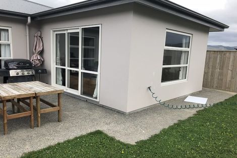 Photo of property in 15 Coutts Way, Fitzherbert, Palmerston North, 4410