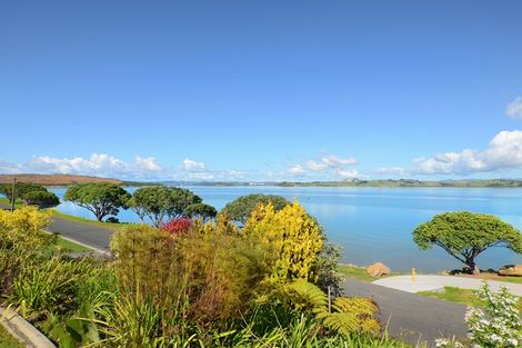Photo of property in 254 Beach Road, Campbells Bay, Auckland, 0630