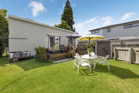 Photo of property in 3 Mccall Place, Opaheke, Papakura, 2113