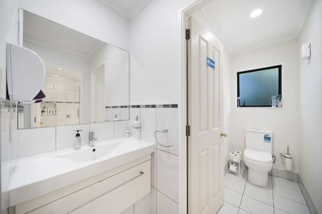 Photo of property in 180 Settlement Road, Papakura, 2110