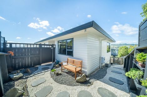 Photo of property in 11 Chastudon Place, Tawa, Wellington, 5028