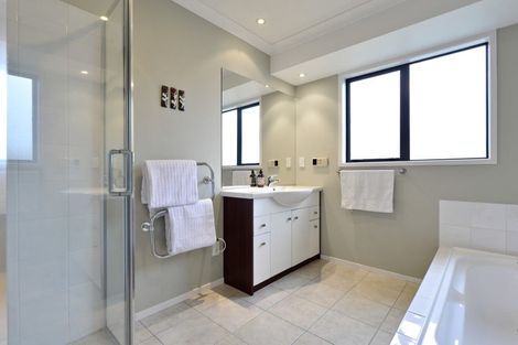 Photo of property in 12 Peninsula Point, Huntington, Hamilton, 3210