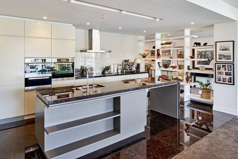 Photo of property in Clyde Quay Wharf, 2b/6 Clyde Quay Wharf, Te Aro, Wellington, 6011